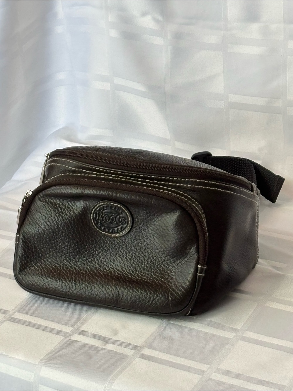 Roots Genuine Pebbled Leather Fanny Pack Waist Belt Bag Dark Brown OS